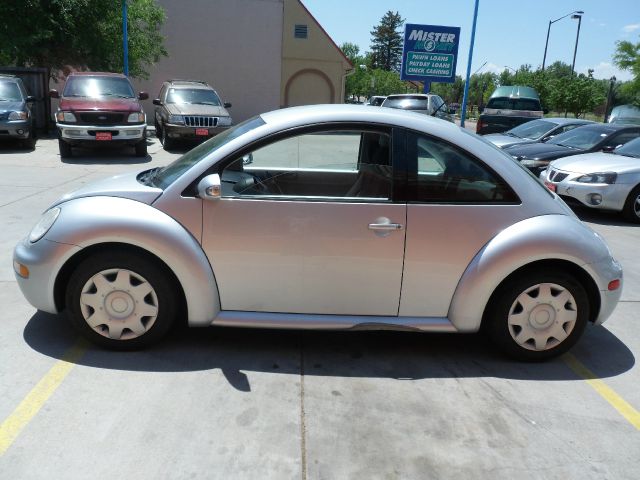 Volkswagen New Beetle 2004 photo 2