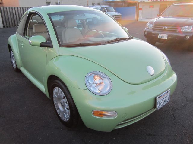 Volkswagen New Beetle 2004 photo 2