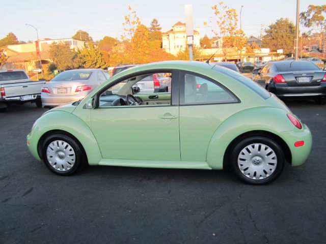 Volkswagen New Beetle 2004 photo 4