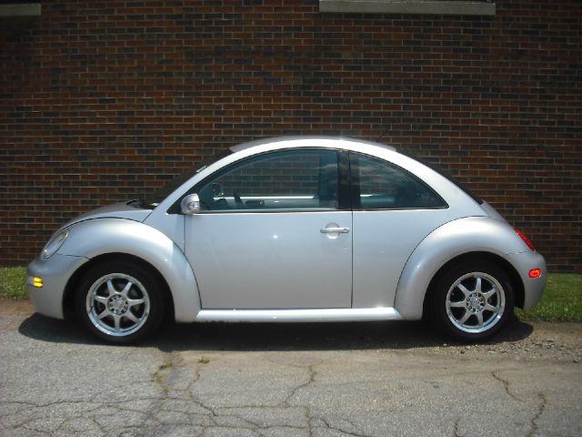 Volkswagen New Beetle 2004 photo 3