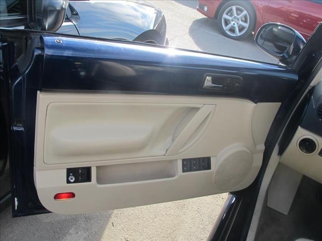 Volkswagen New Beetle 2004 photo 5