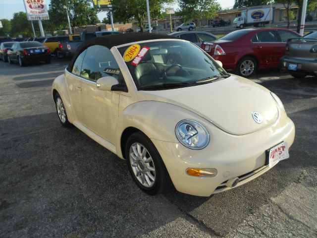 Volkswagen New Beetle 2004 photo 3