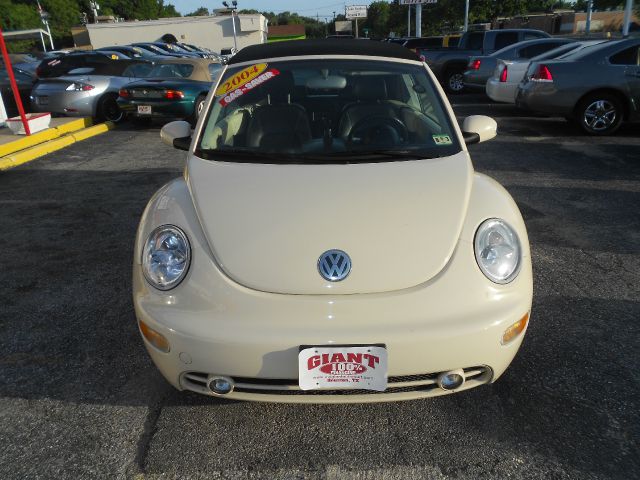 Volkswagen New Beetle 2004 photo 4
