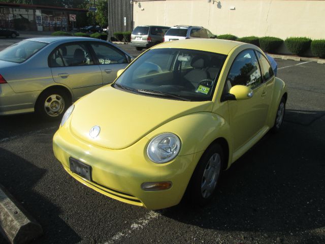Volkswagen New Beetle 2004 photo 2