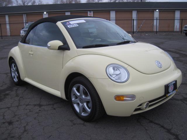 Volkswagen New Beetle 2004 photo 1