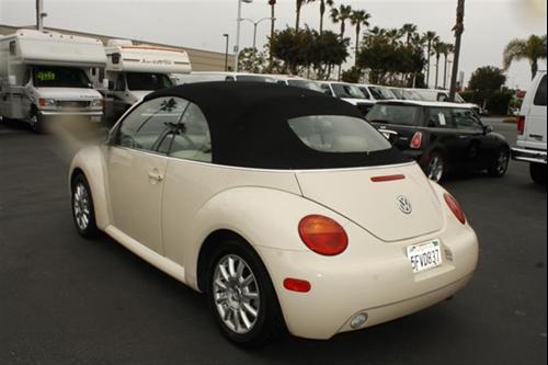 Volkswagen New Beetle 2004 photo 1