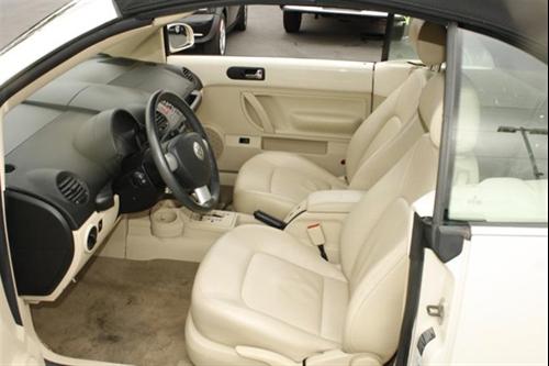 Volkswagen New Beetle 2004 photo 2