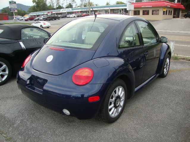 Volkswagen New Beetle 143.5 LTZ Hatchback