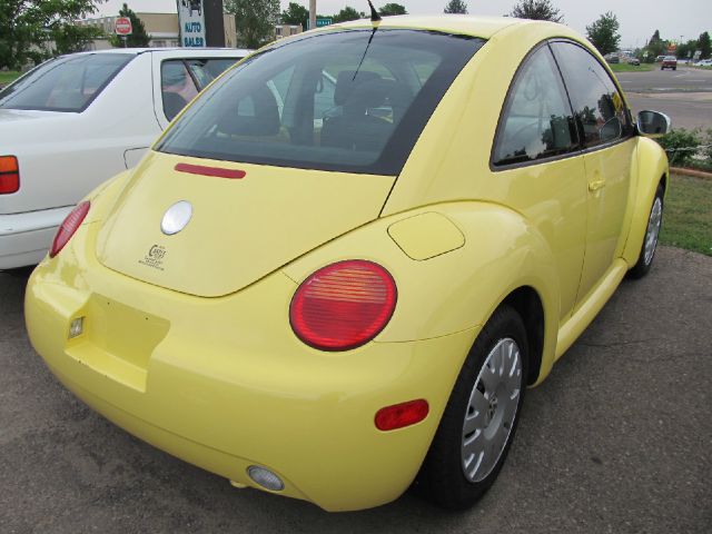 Volkswagen New Beetle 2004 photo 2