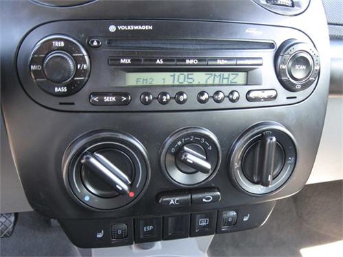 Volkswagen New Beetle 2004 photo 4