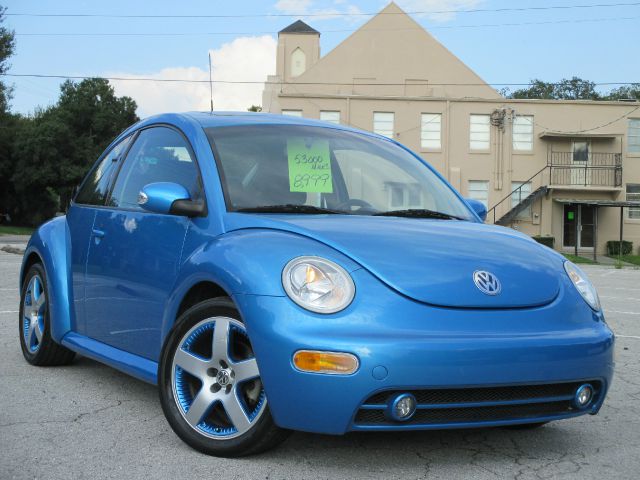 Volkswagen New Beetle 2004 photo 1