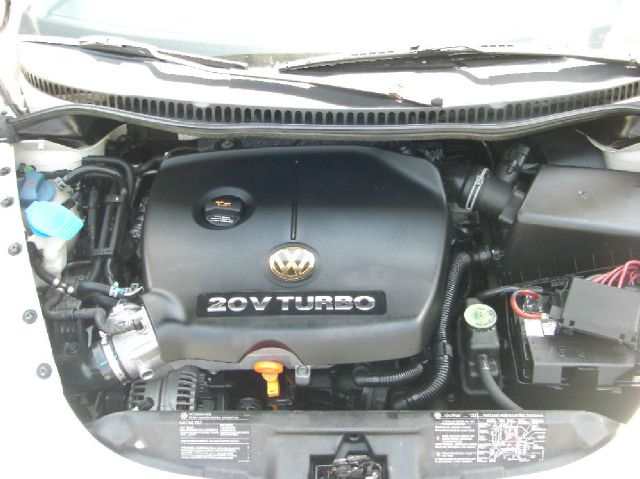 Volkswagen New Beetle 2004 photo 1