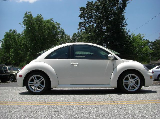 Volkswagen New Beetle 2004 photo 2