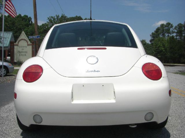 Volkswagen New Beetle 2004 photo 22