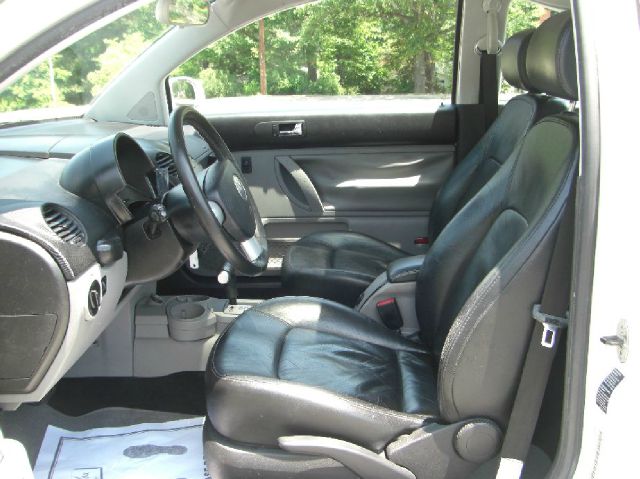 Volkswagen New Beetle 2004 photo 3