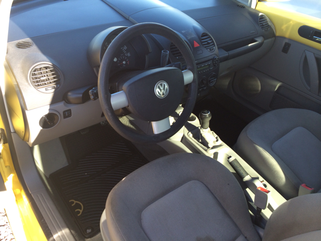 Volkswagen New Beetle 2004 photo 4