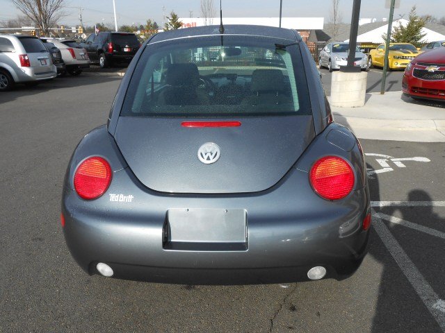 Volkswagen New Beetle FWD 4dr Sport Unspecified