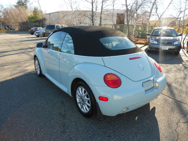 Volkswagen New Beetle 2004 photo 2