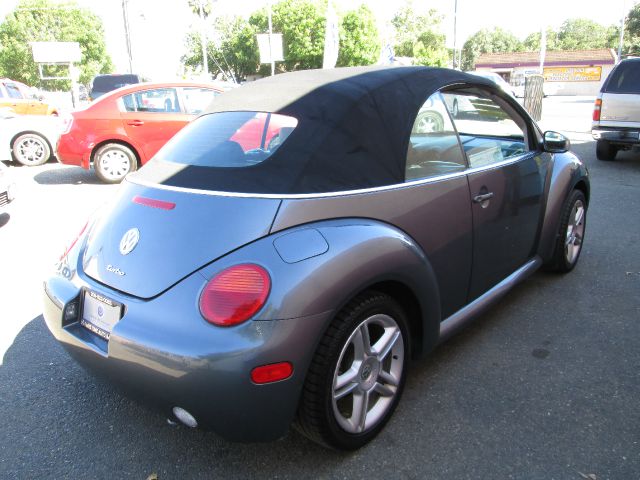 Volkswagen New Beetle 2004 photo 1