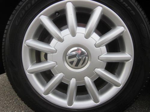 Volkswagen New Beetle 2004 photo 2