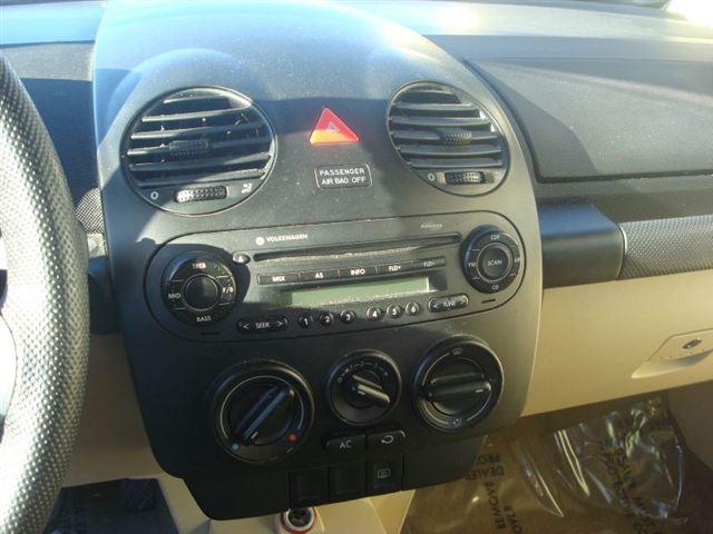 Volkswagen New Beetle 2004 photo 4