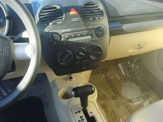 Volkswagen New Beetle 2004 photo 5