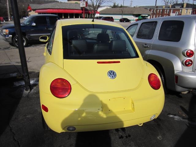 Volkswagen New Beetle 2004 photo 1