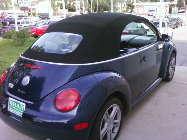 Volkswagen New Beetle 2004 photo 0