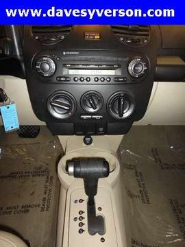 Volkswagen New Beetle 2004 photo 1