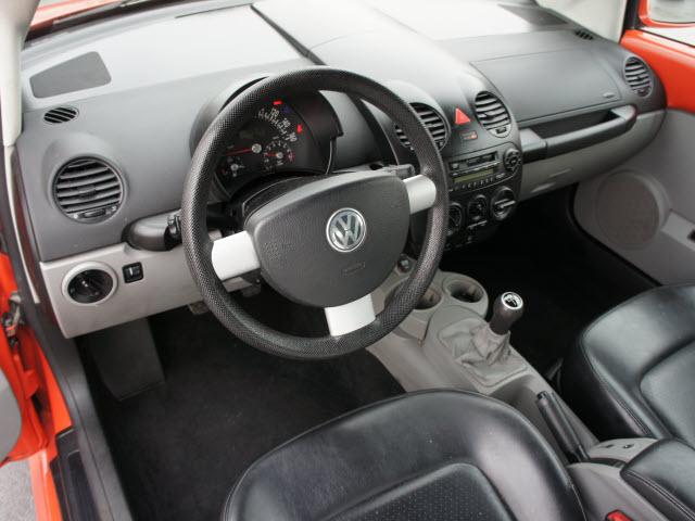 Volkswagen New Beetle 2004 photo 3