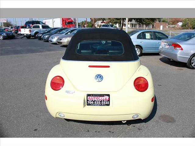 Volkswagen New Beetle 2004 photo 3
