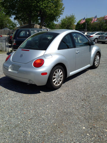 Volkswagen New Beetle 2004 photo 2