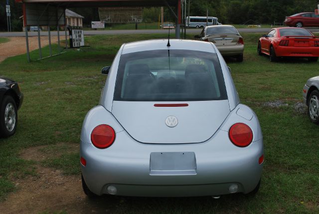 Volkswagen New Beetle 2004 photo 1