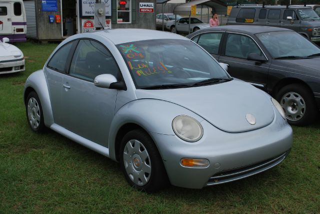 Volkswagen New Beetle 2004 photo 2
