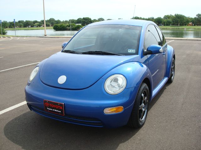 Volkswagen New Beetle 2004 photo 1