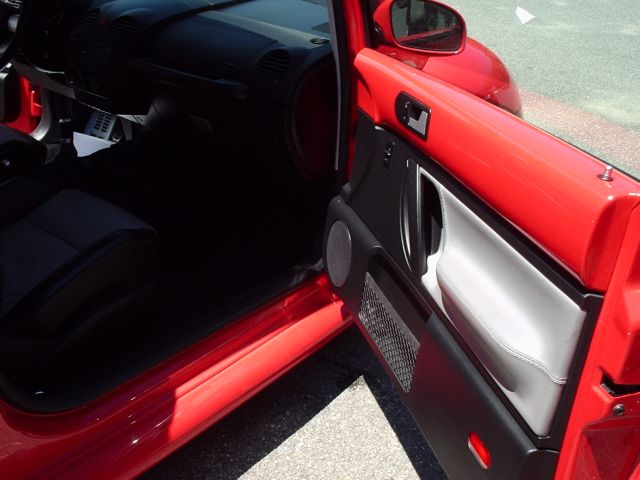 Volkswagen New Beetle 2004 photo 9