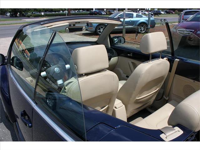 Volkswagen New Beetle 2004 photo 5