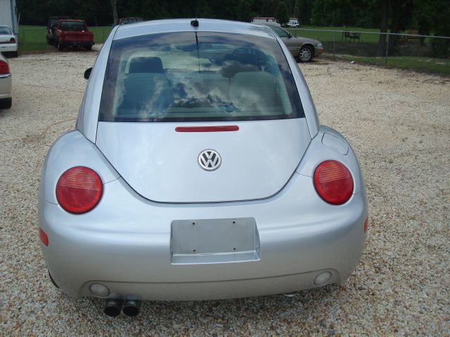 Volkswagen New Beetle 2004 photo 3