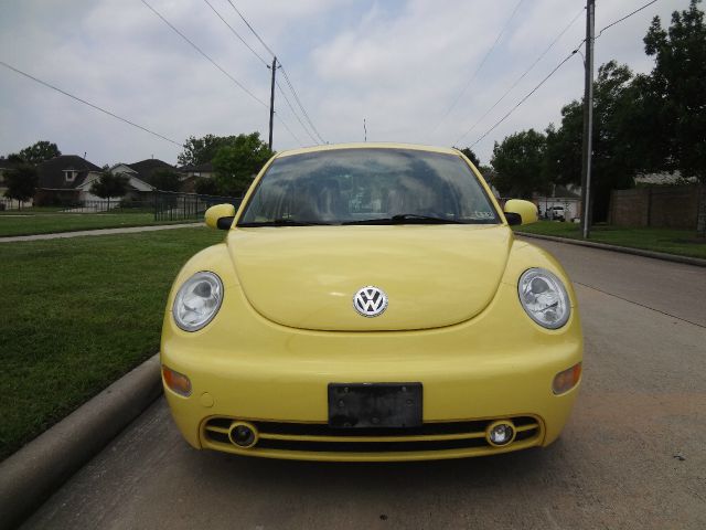 Volkswagen New Beetle 2004 photo 2