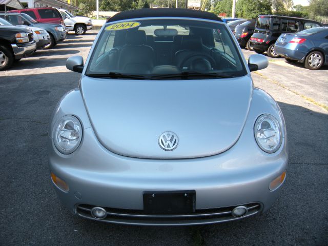 Volkswagen New Beetle 2004 photo 1