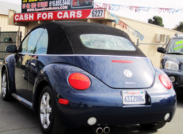 Volkswagen New Beetle 2004 photo 1