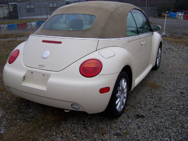 Volkswagen New Beetle 2004 photo 2