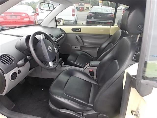 Volkswagen New Beetle 2004 photo 1