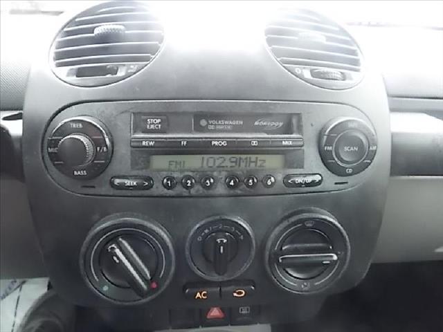 Volkswagen New Beetle 2004 photo 3