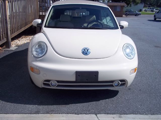 Volkswagen New Beetle 2005 photo 1