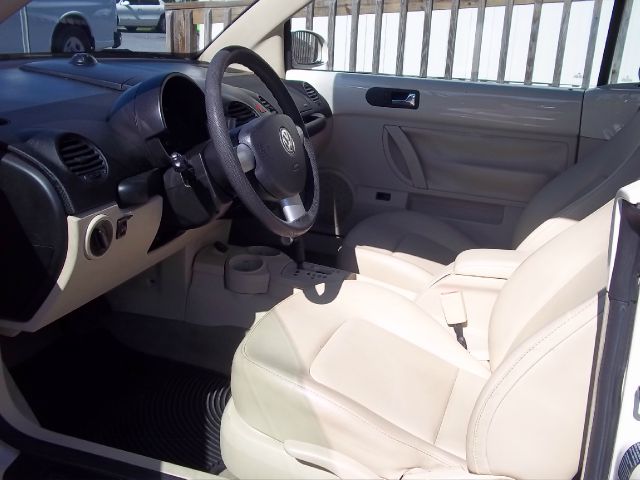 Volkswagen New Beetle 2005 photo 3