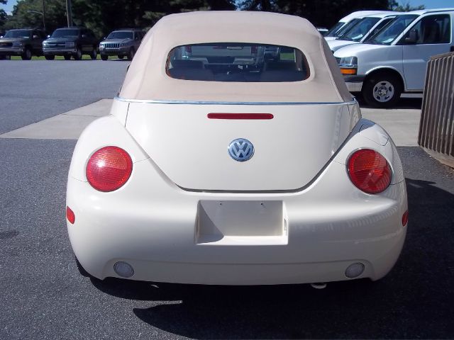 Volkswagen New Beetle 2005 photo 4