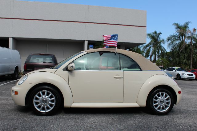 Volkswagen New Beetle 2005 photo 2