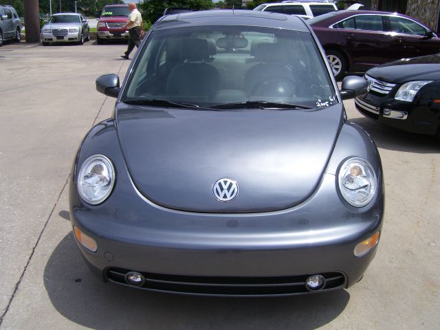 Volkswagen New Beetle 2005 photo 0
