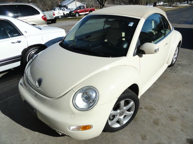 Volkswagen New Beetle 3/4 Ton Convertible